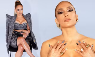 Jennifer Lopez ngực đầy siêu gợi cảm ở tuổi 51