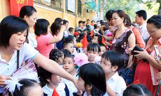 Cấm thu tiền đóng góp cho trường