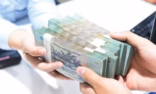  Ngân hàng nào vừa giảm lãi suất huy động 7 lần trong 1 tháng? 
