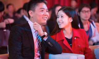 ‘Hot girl trà sữa’ lấy tỷ phú dính scandal hiếp dâm là ai? 