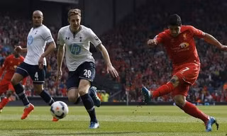 Suarez đang thăng hoa đưa Liverpool lên đỉnh