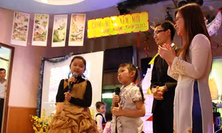 Trẻ em Việt tại Nga đón Tết