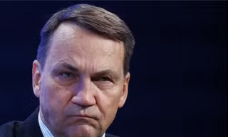 Ngoại trưởng Ba Lan Radoslaw Sikorski. (Ảnh: Reuters)
