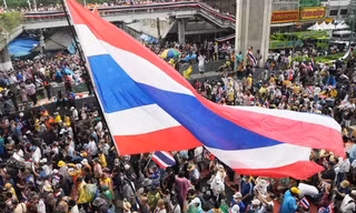Đám đông biểu tình tại Bangkok ngày 28/6. (Ảnh: AP)