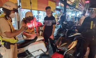 Xuyên đêm theo chân lực lượng 363 Công an TPHCM 