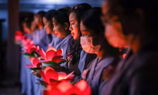 Sông Sài Gòn đêm Vu lan, rưng rưng những ánh hoa đăng