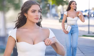Hoa hậu Hoàn vũ Olivia Culpo diện áo trễ nải, tôn ngực đầy cực gợi cảm