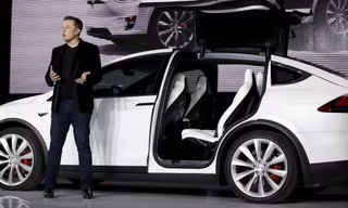 Tesla bị kiện do phóng đại công nghệ tự lái