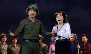 Cảnh trong vở Cô Sao dàn dựng tại Hà Nội, 2012. Ảnh: Nguyễn Đình Toán