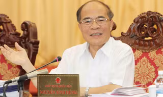 Chủ tịch Quốc hội Nguyễn Sinh Hùng phát biểu tại hội nghị. Ảnh: TTXVN