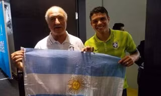 Brasil thua vì Scolari cầm cờ… Argentina trước trận