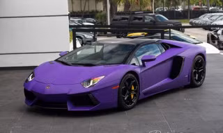 Lamborghini Aventador màu tía mờ