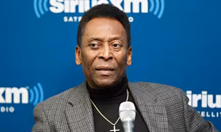 Pele khen Messi là có ý gì đây, ngoài mục đích tự khen mình? 