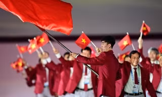 Kình ngư Huy Hoàng được chọn cầm cờ cho đoàn thể thao Việt Nam tại SEA Games 32. 