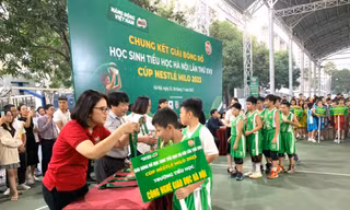 Giải bóng rổ học sinh tiểu học Hà Nội vinh danh hai nhà vô địch