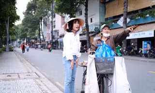 Diệu Nhi tổ chức Đám cưới vàng, trao “Ngày May Mắn” cho ông bà cụ nhặt ve chai