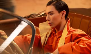 Tạm rời xa sở trường ballad ủy mị, Erik trở lại bằng MV siêu thực từ hành tinh khác