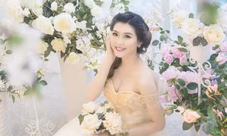 Nữ sinh Hàng không tuổi 19 xinh tươi khoe sắc thắm