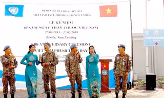Tiết mục văn nghệ tại buổi lễ. (Nguồn: TTXVN phát).