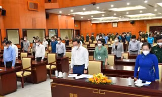 Nhà thờ, chùa đánh chuông tưởng niệm người mất do COVID-19 