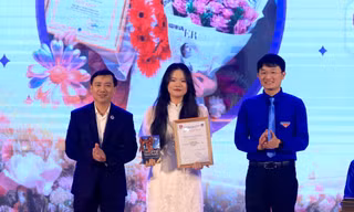 Tuyên dương nữ sinh tiêu biểu trong học tập và công tác Đoàn, Hội