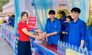 Sắc xanh tình nguyện đồng hành sĩ tử vượt vũ môn