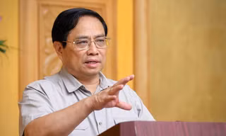 Họp khẩn ứng phó bão Noru, Thủ tướng yêu cầu cương quyết di dời người dân ra khỏi nơi nguy hiểm