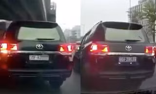 Land Cruiser 'hô biến' biển số trắng thành xanh trong vài giây