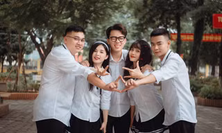 Hot streamer Quang Cuốn, Thảo Nari tham gia sitcom học đường, dân mạng "lót dép hóng"