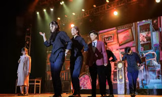 Lạc vào giữa 2 thế giới thực ảo trong vở nhạc kịch “Reverie the Musical” của các Amsers