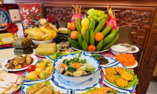 Nhiều chị em 'khoe' mâm cỗ cúng Rằm tháng 7
