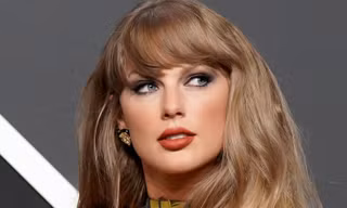 Taylor Swift cầu cứu