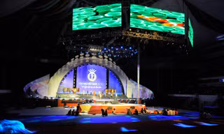Sân khấu đêm chung kết HHVN 2012: Lộng lẫy, kỳ ảo
