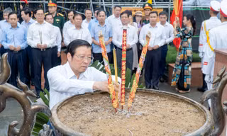 Nhiều hoạt động kỷ niệm 76 năm Ngày Thương binh liệt sỹ tại Côn Đảo