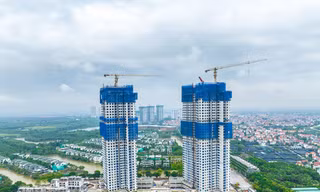 Cổ phiếu bị huỷ niêm yết, Tập đoàn Hòa Bình nói gì? 
