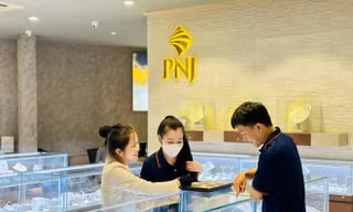 ‘Sếp lớn’ PNJ đua nhau thoái vốn sau khi doanh nghiệp bị phạt nặng