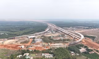 Toàn cảnh công trường nút giao nghìn tỷ nối cao tốc với sân bay Long Thành