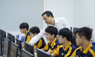 Học phí tăng mạnh, sinh viên được hỗ trợ ra sao?