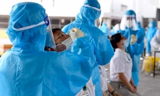 Tình hình COVID-19: TPHCM họp khẩn, Bà Rịa - Vũng Tàu 3 học sinh dương tính