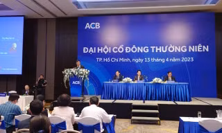 Ông Trần Hùng Huy tiếp tục làm Chủ tịch Ngân hàng ACB