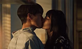 Ngoài nụ hôn nóng bỏng, vì sao Suzy gây sốt?