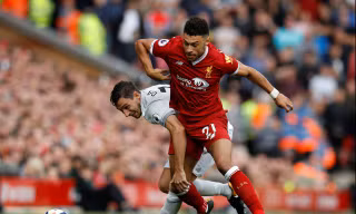 Liverpool và M.U chia điểm trong trận cầu không bàn thắng