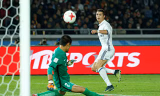 Ronaldo lập hat-trick cho Real Madrid.