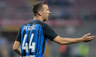Inter Milan ép M.U phải mua Perisic với giá cao.