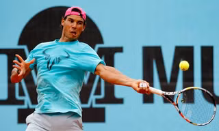 Nadal quyết định dùng lại cây vợt cũ.