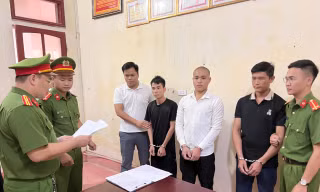 Đánh người dã man vì tiếng huýt sáo