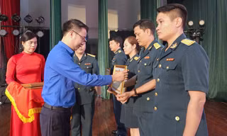 Quân chủng Phòng không - Không quân vinh danh những ‘Ngôi sao Quyết thắng’