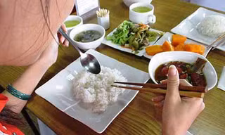 Chế độ ăn kiêng cũng phải đủ các thành phần dinh dưỡng cần thiết cho cơ thể 