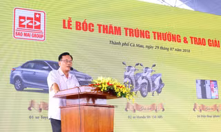  Ông Trần Ngọc Thơ – Phó Giám đốc Ban Quản lý Dự án Đầu tư & Xây dựng TP Cà Mau phát biểu tại buổi Lễ bốc thăm trúng thưởng tại ĐTM Nhựt Hồng