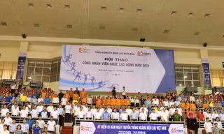 Đại biểu và đông đảo CNVC-NLĐ đã có mặt trong buổi khai mạc